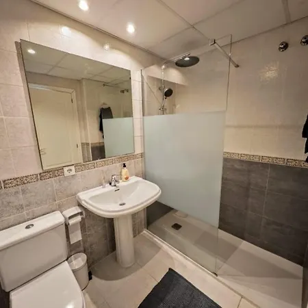 2 Bedroom Near
